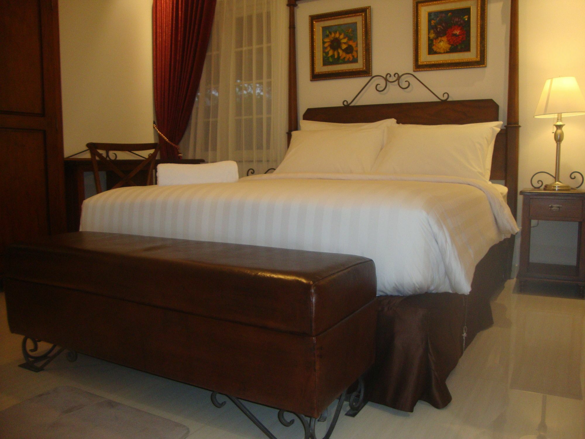 Front One Boutique Baluran Malang Hotel Buitenkant foto